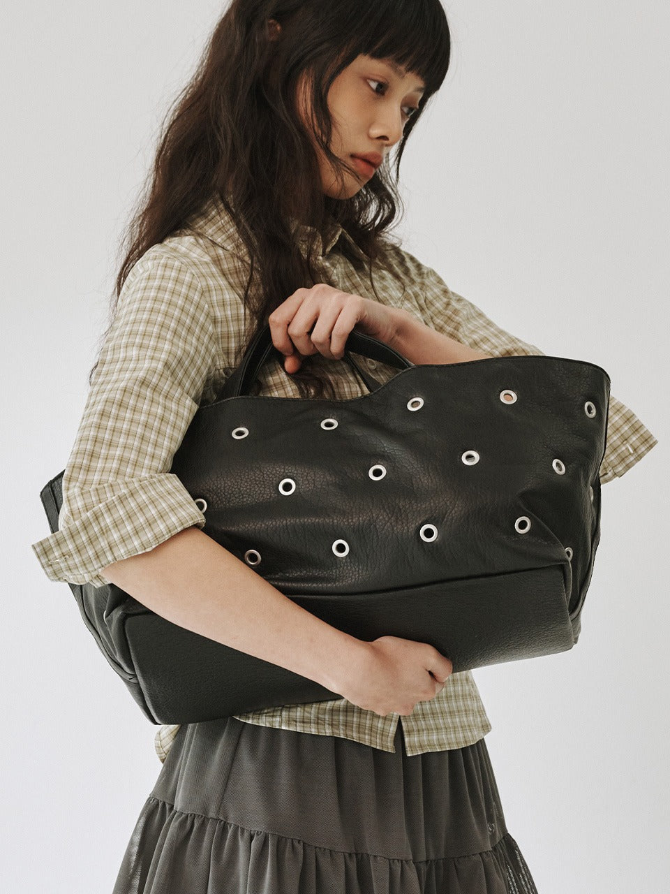 plzproject-ss-25-freaky-eyelet-shopper-bag,-black