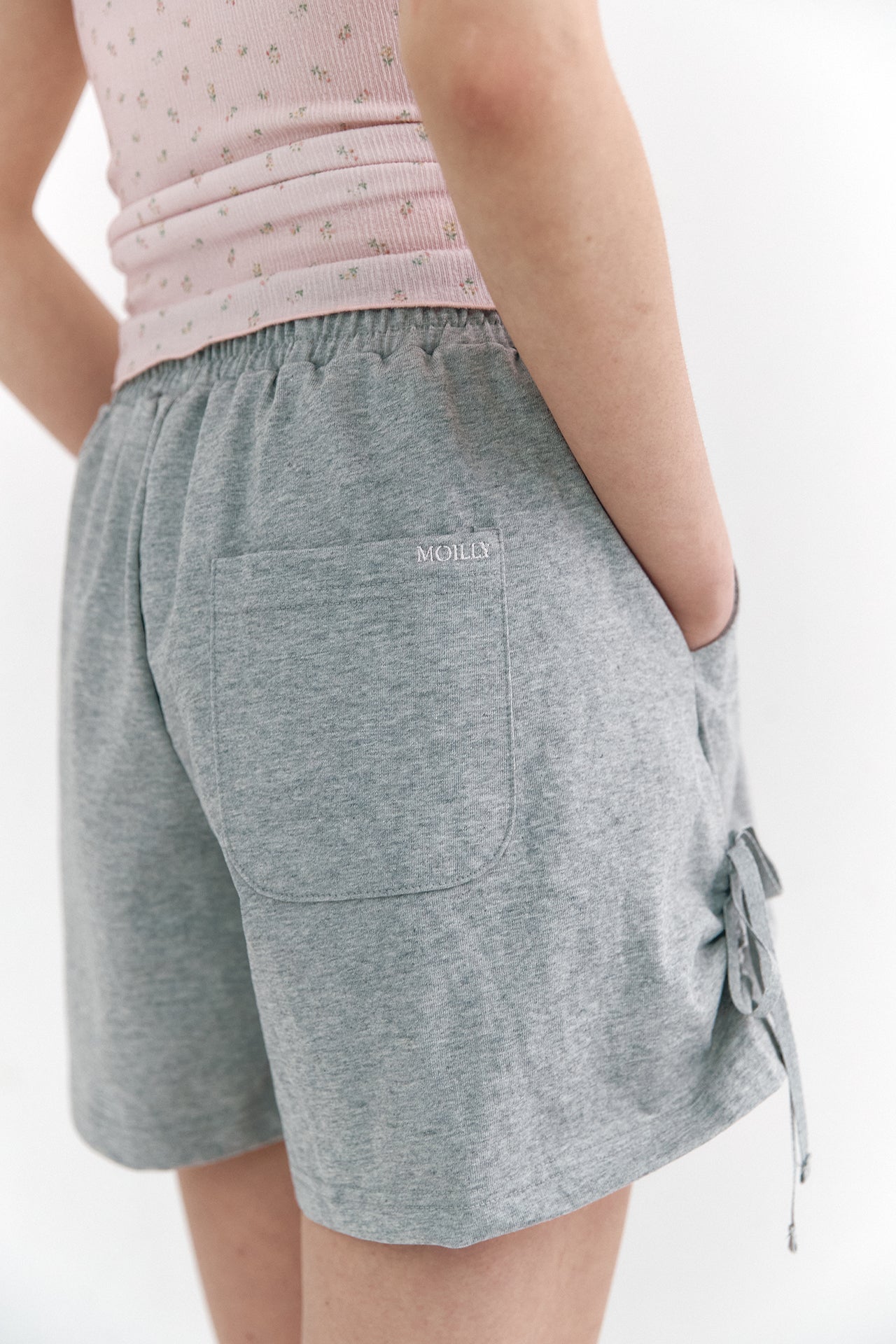 moilly-ss-25-tunnel-ribbon-shirring-shorts-gray