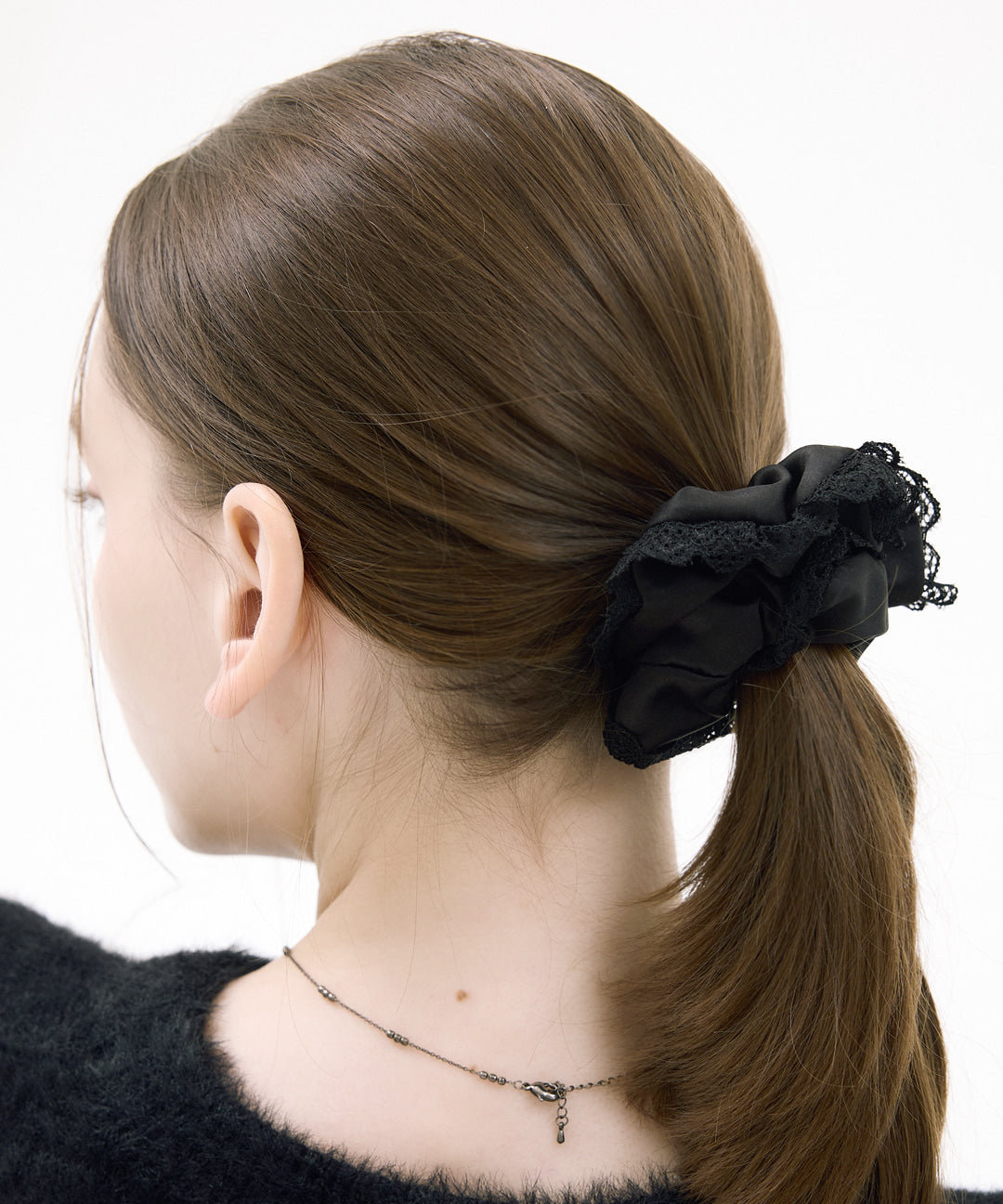 lombrillant-fw-25-lace-satin-black-scrunchie-black-s