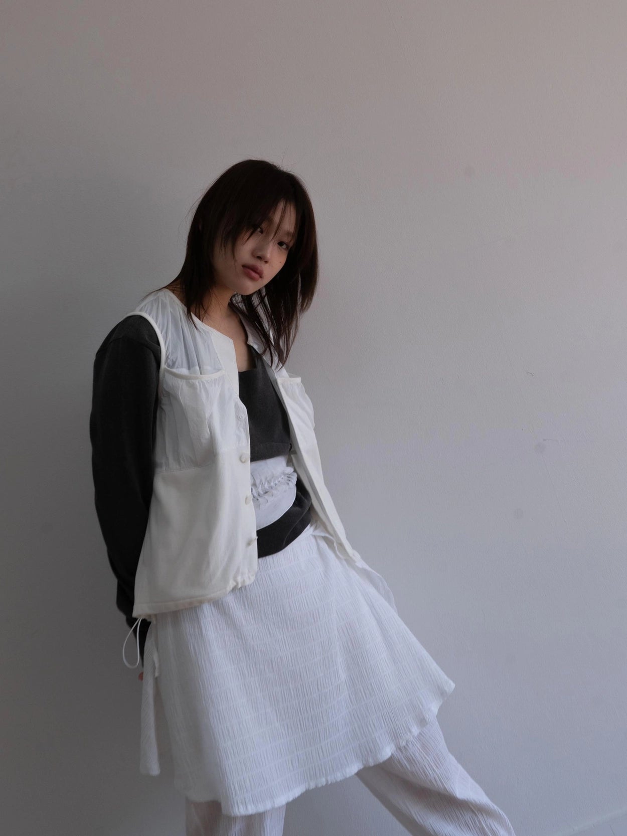 iina-official-ss-25-pique-vest(white)