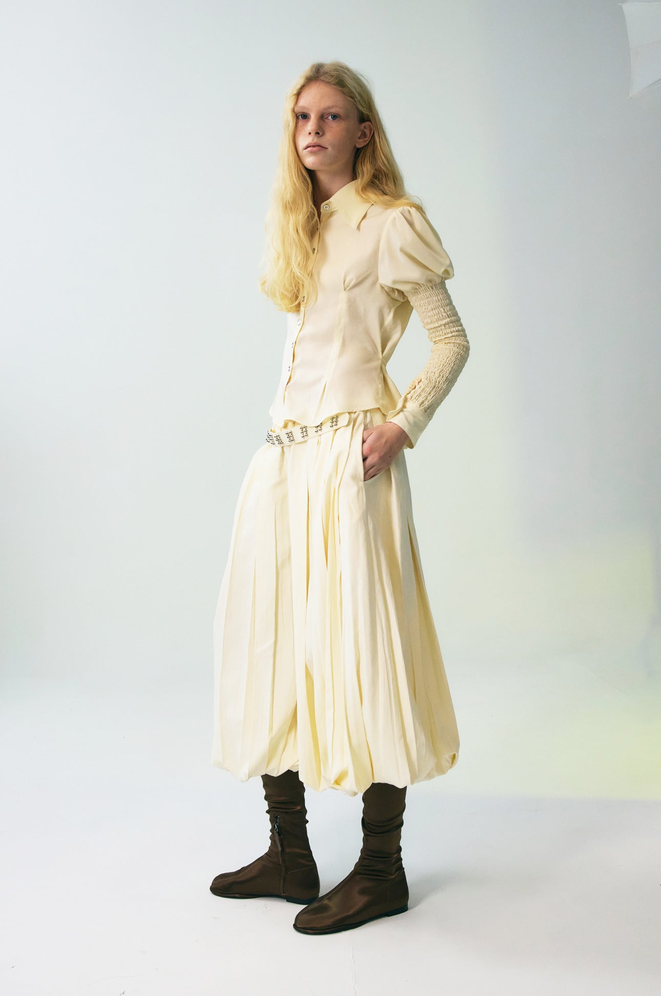 gimmetheyoung-fw-25-g-studded-belt-balloon-pants-remon-remon-s