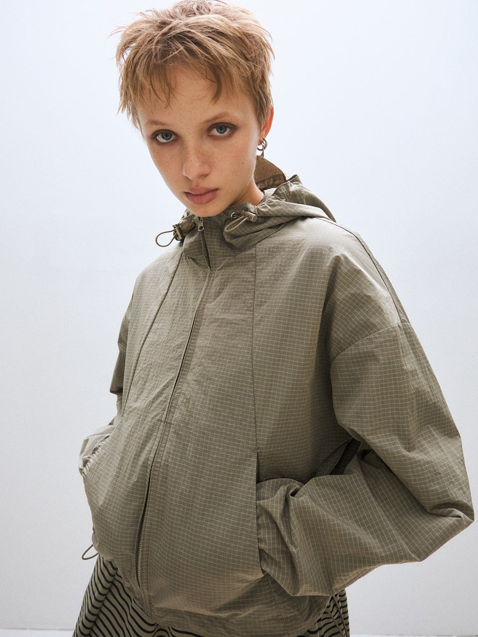 plzproject-fw-25-light-wind-shell-jacket-taupe-taupe-s