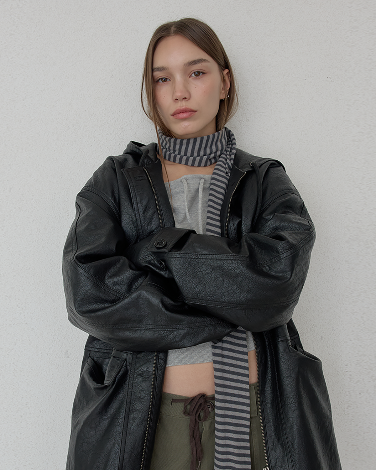 ordes-fw-25-eyelet-vintage-stripe-scarf-charcoal-charcoal-s