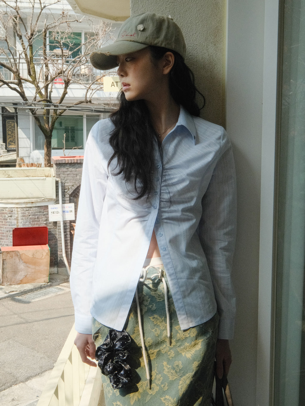 siweol107-ss-25-silky-jacquard-shirt-(sky-blue)