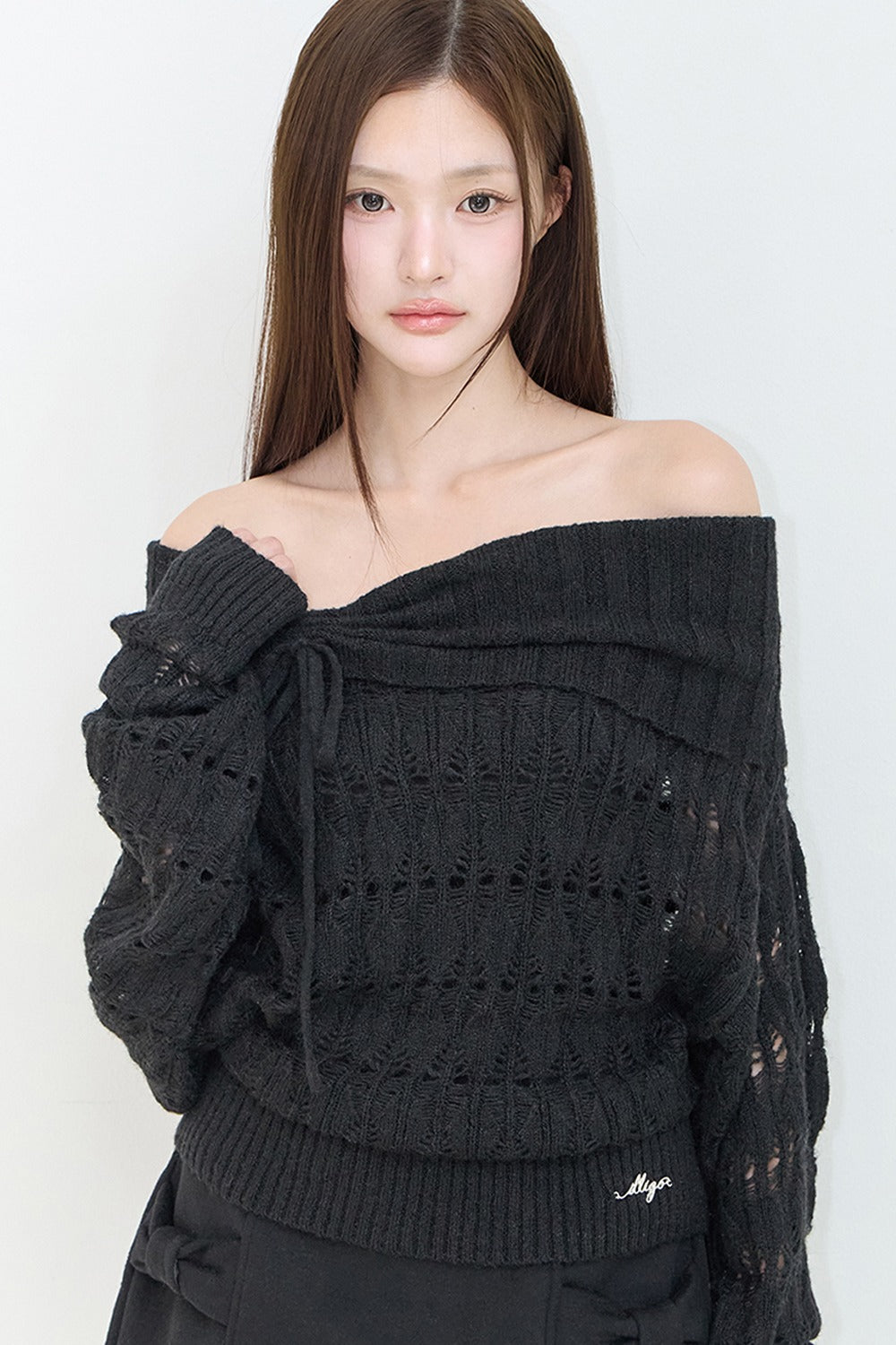 illigo-fw-26-punching-loose-off-shoulder-knit-black-black-s