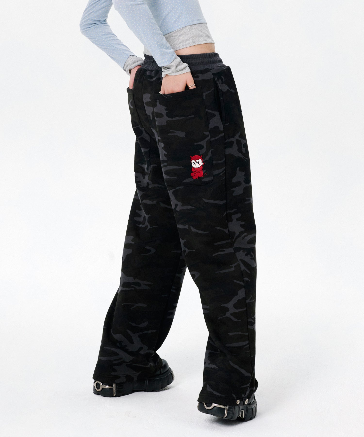 running-high-fw-25-big-pocket-sweat-pants-black-camo-black-camo-s