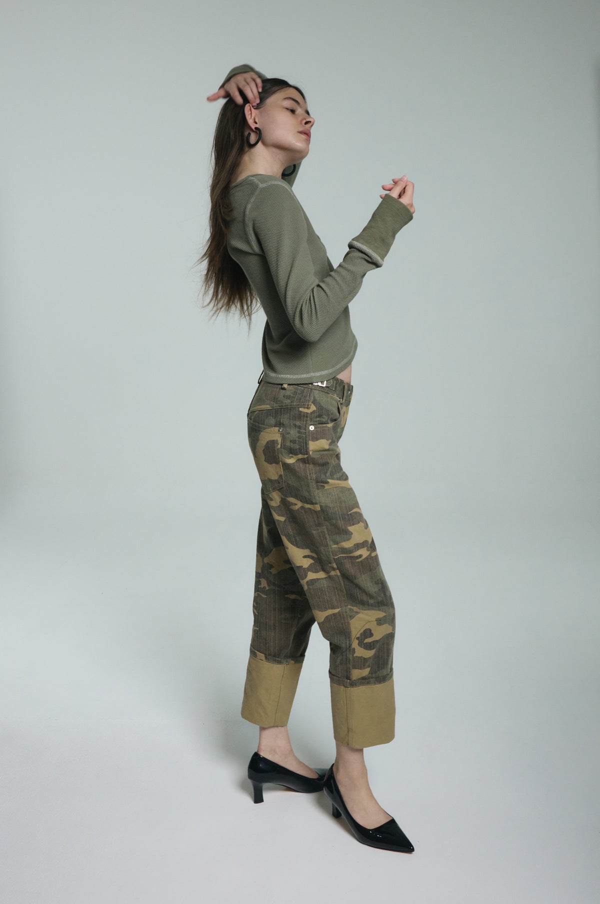 gimmetheyoung-fw-26-g-side-buckle-turn-up-pants-chamo-chamo-s