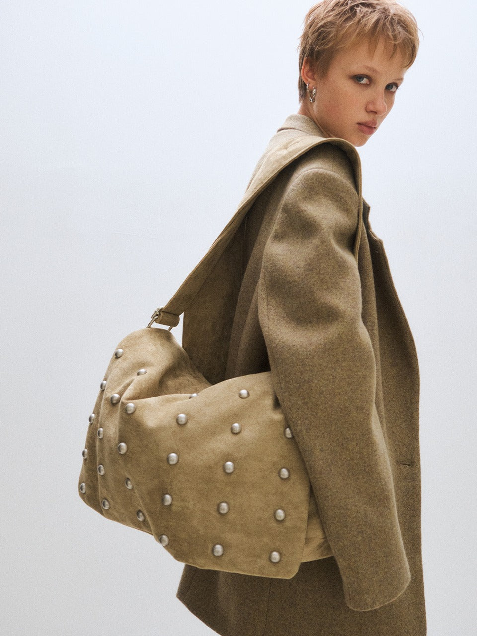 plzproject-fw-25-freaky-stud-suede-messenger-bag-sand-sand-s