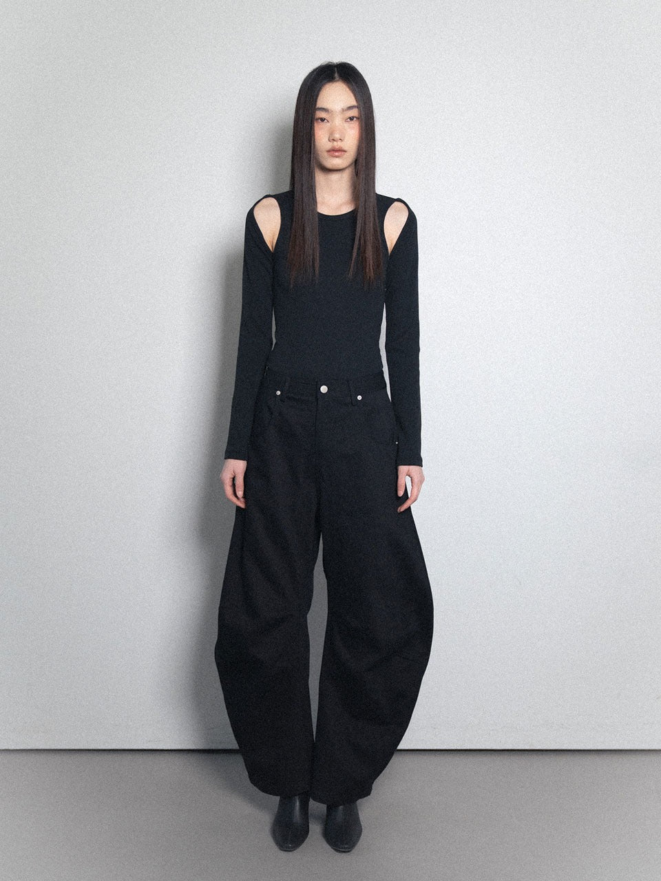 visus-ss-26-cotton-curved-pants-black-black-s
