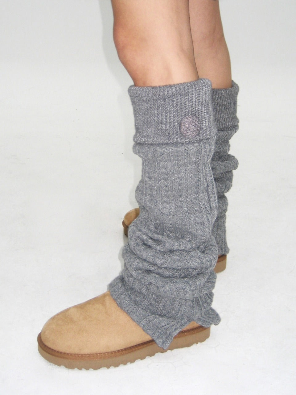 expired-girl-fw-25-cozy-button-leg-warmer-grey-grey-s