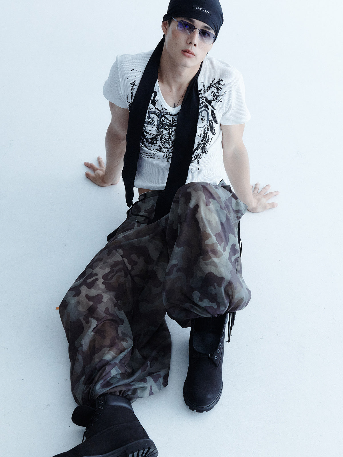 lecyto-ss-25-exiled-v-neck-waffle-t-shirt-white-white-s