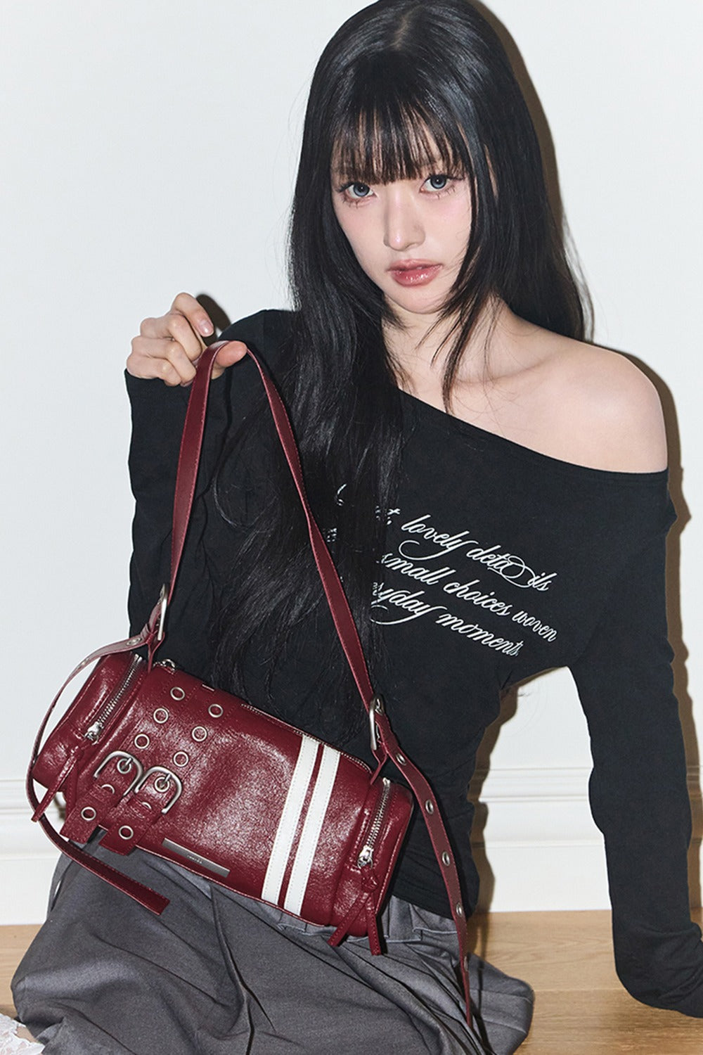 illigo-ss-26-line-buckle-cylinder-bag-burgundy-burgundy-s