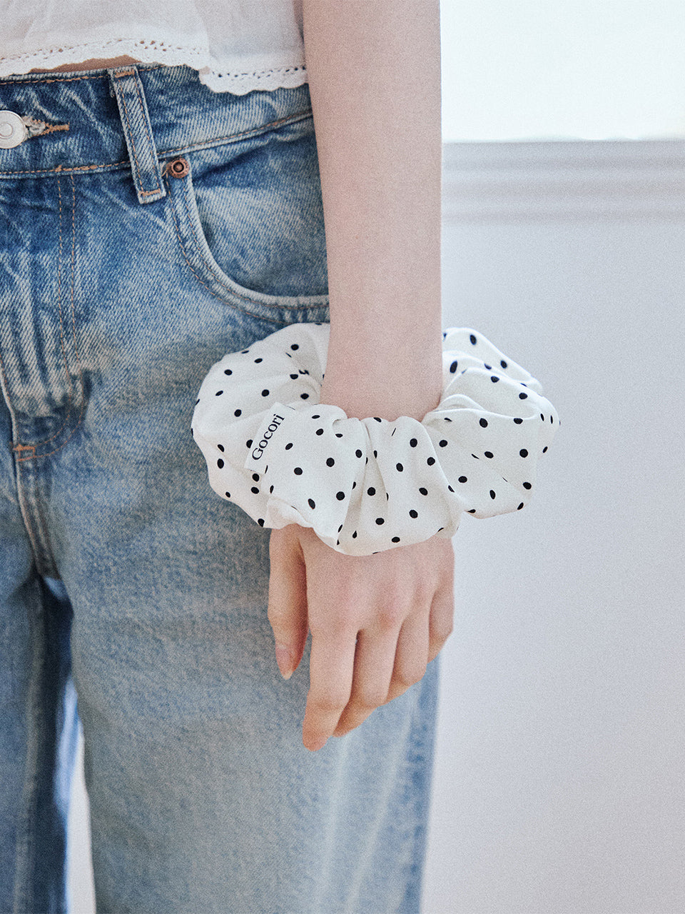 gocori-ss-26-dot-scrunchie-white-white-s