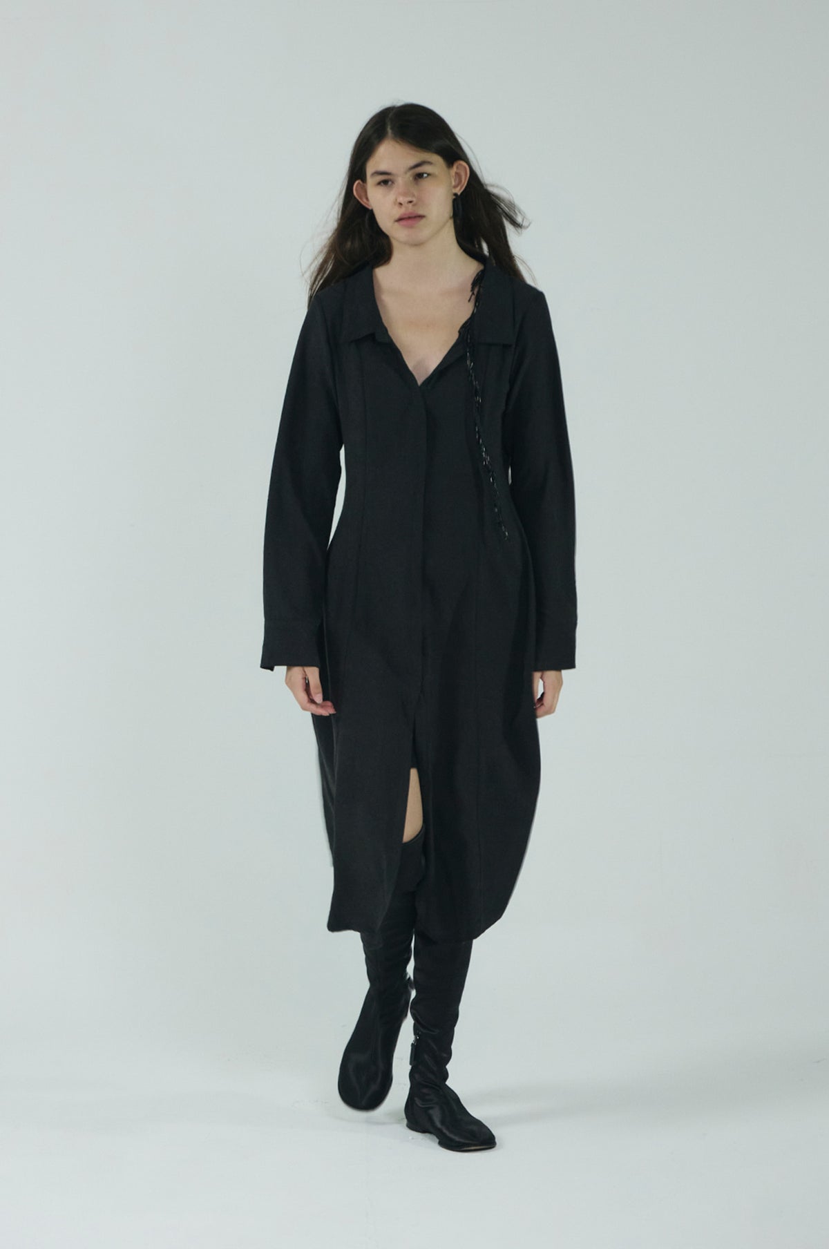 gimmetheyoung-fw-26-g-beaded-fringe-tie-long-shirt-black-black-s