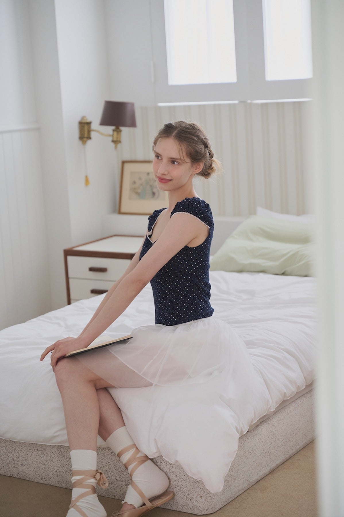 schnee-fw-25-lace-puff-sleeve-t-shirt-dot-dot-s