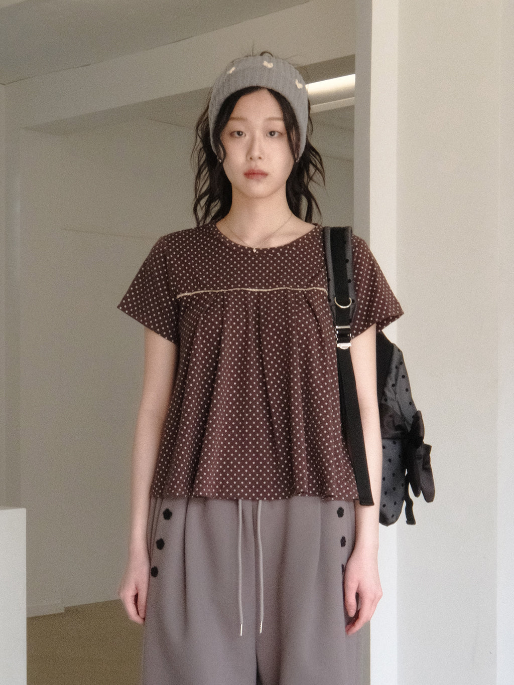 siweol107-ss-25-dot-flare-tshirt-(brown)