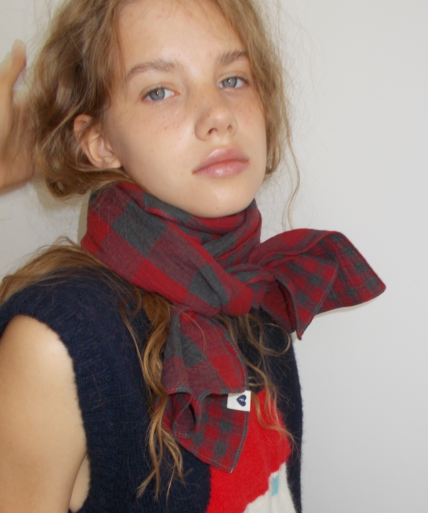 fun-from-fun-fw-25-twin-check-scarf-red-red-s