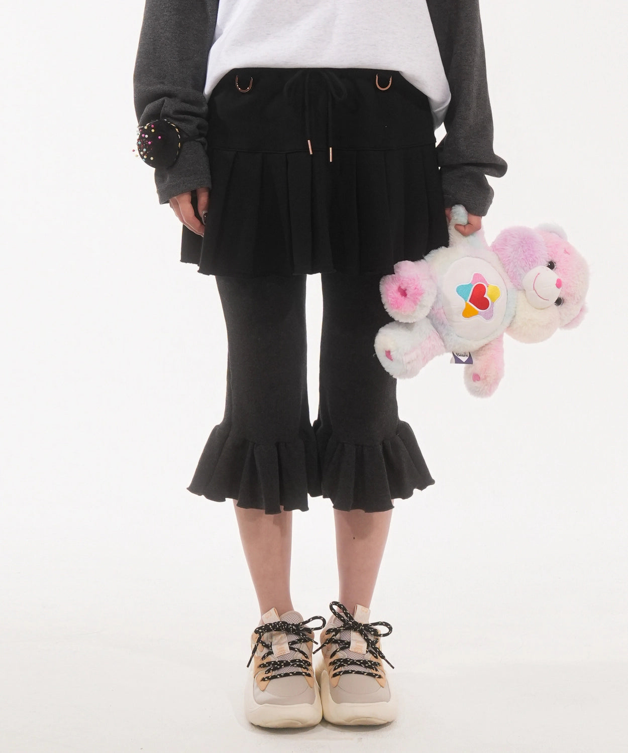 fanyoung-fw-25-frill-capri-pants-charcoal-charcoal-s