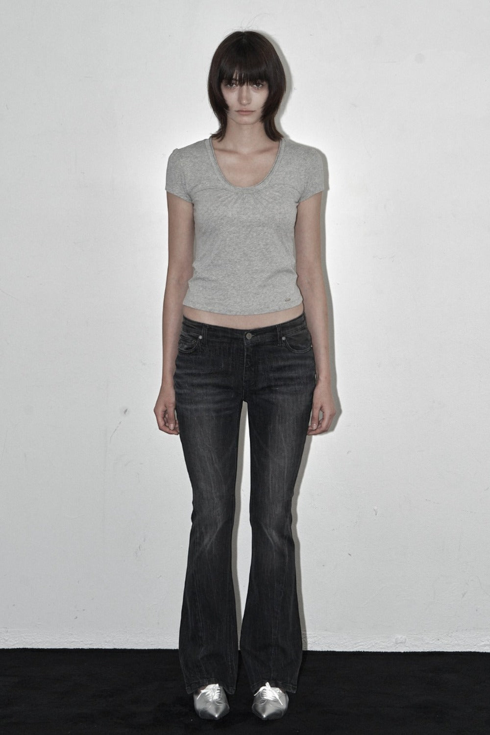 synerjyn-ss-26-wrinkle-cat-washing-low-rise-jeans-black-black-s