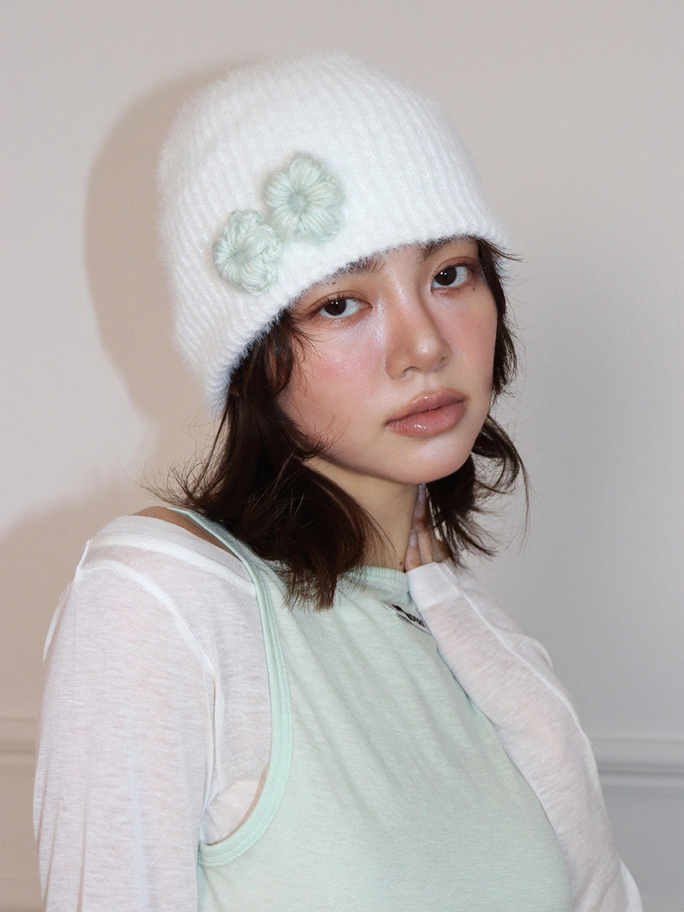 meenderi-fw-24-flower-flake-beanie-white