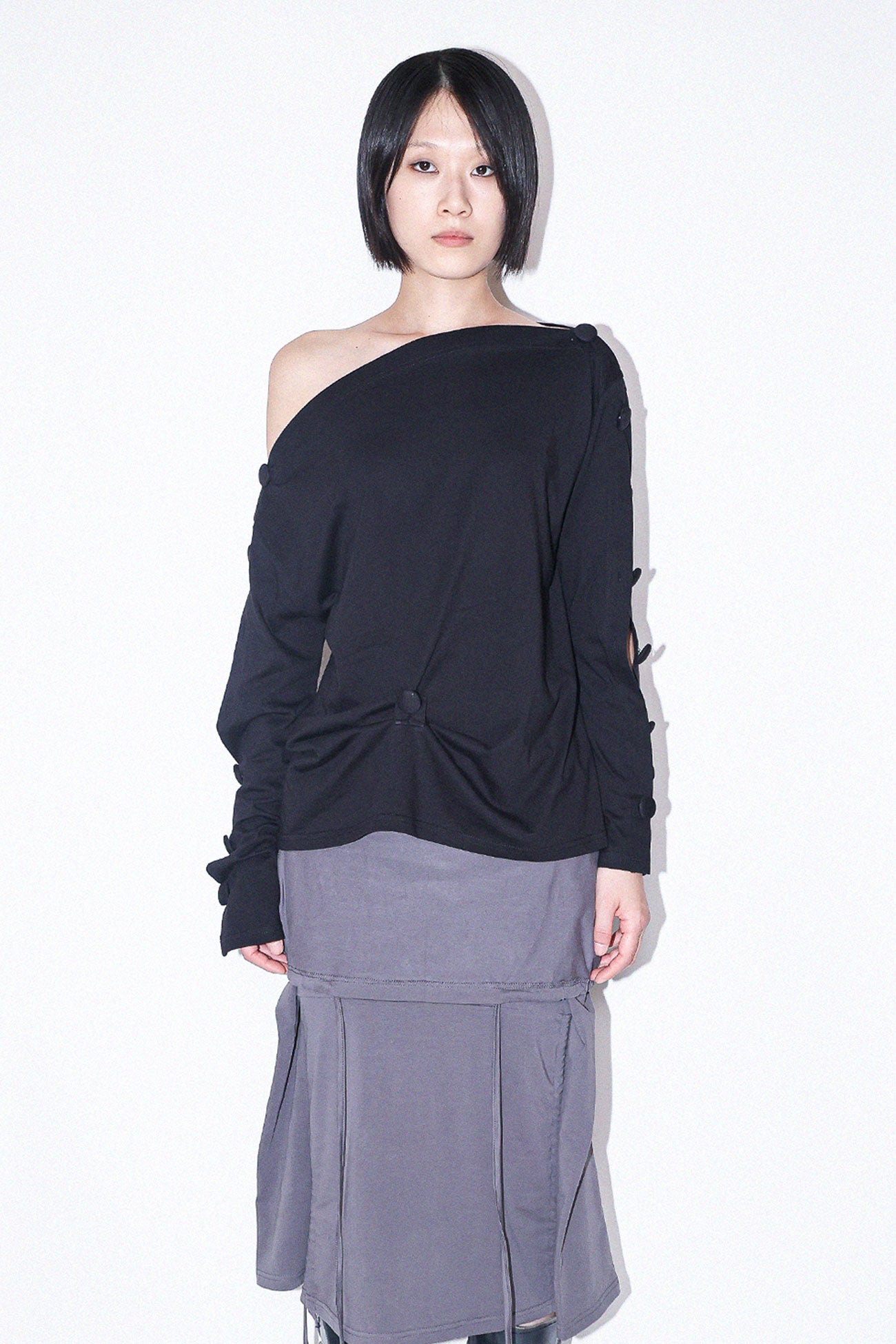 jaeshin-ss-26-button-long-sleeve-top-black-black-s