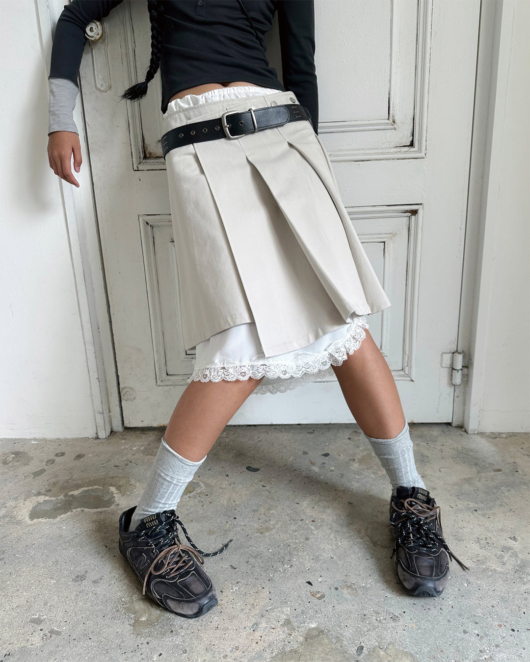 porterna-fw-25-snap-wrap-solid-pleats-skirt-beige-beige-s