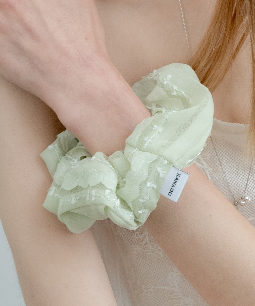 xanadu-ss-26-sheer-scrunchie-01-white-s
