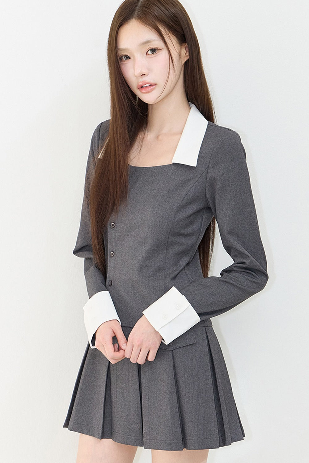 illigo-fw-26-ivy-pleated-dress-charcoal-charcoal-s
