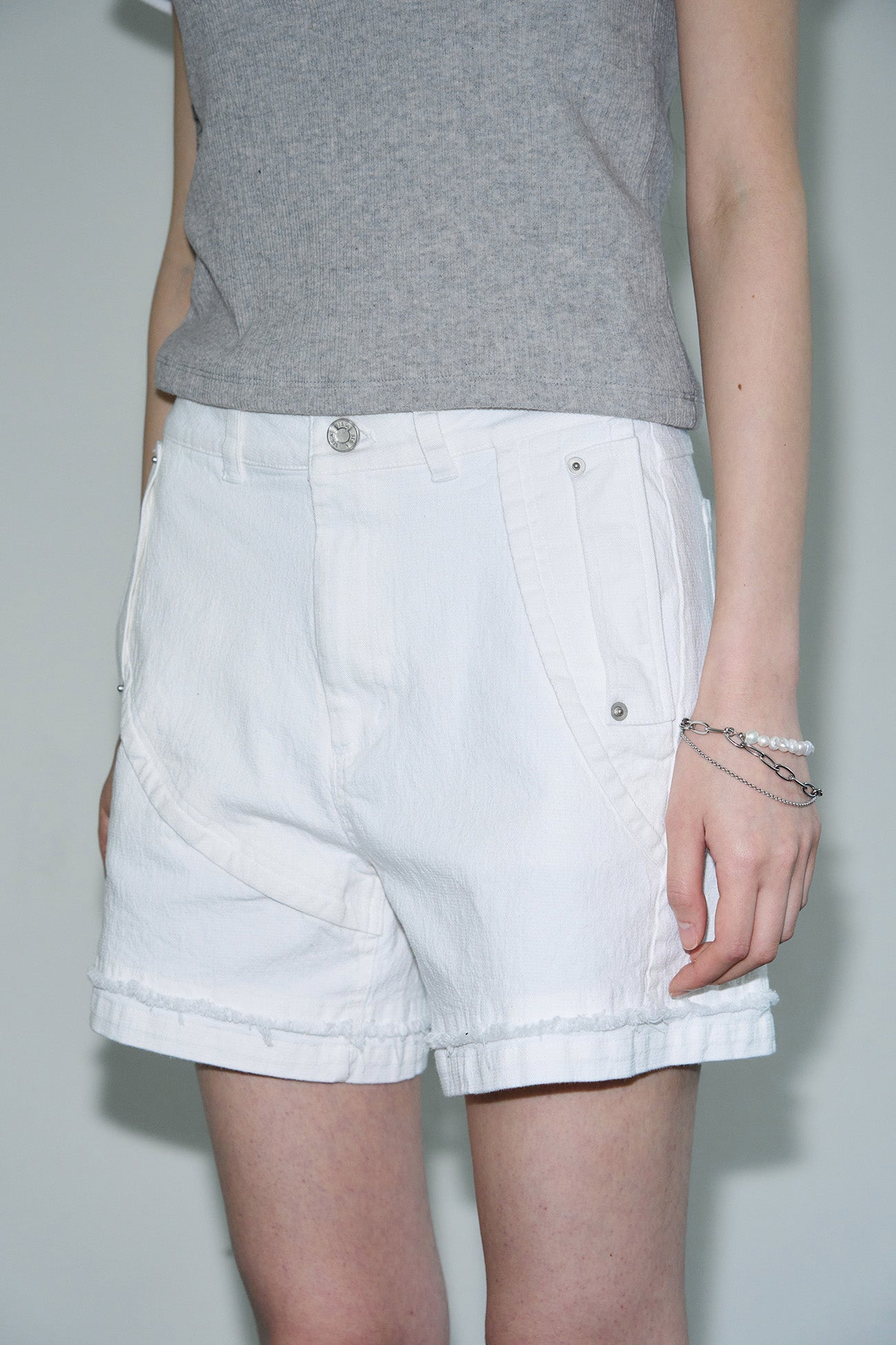 sis-a-ss-25-cut-out-line-cotton-half-pants-/-ivory