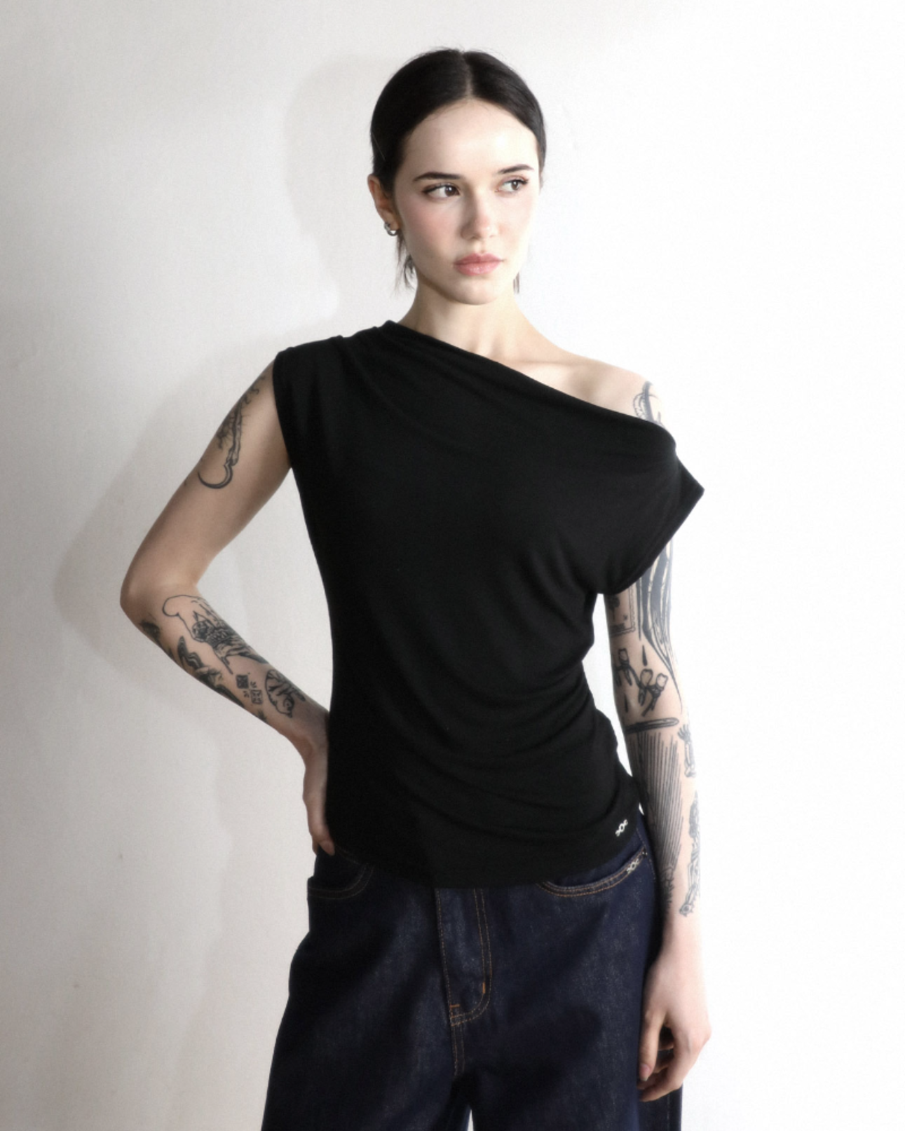 magoren-seoul-ss-25-one-shoulder-slim-fit-t-shirt-black-s