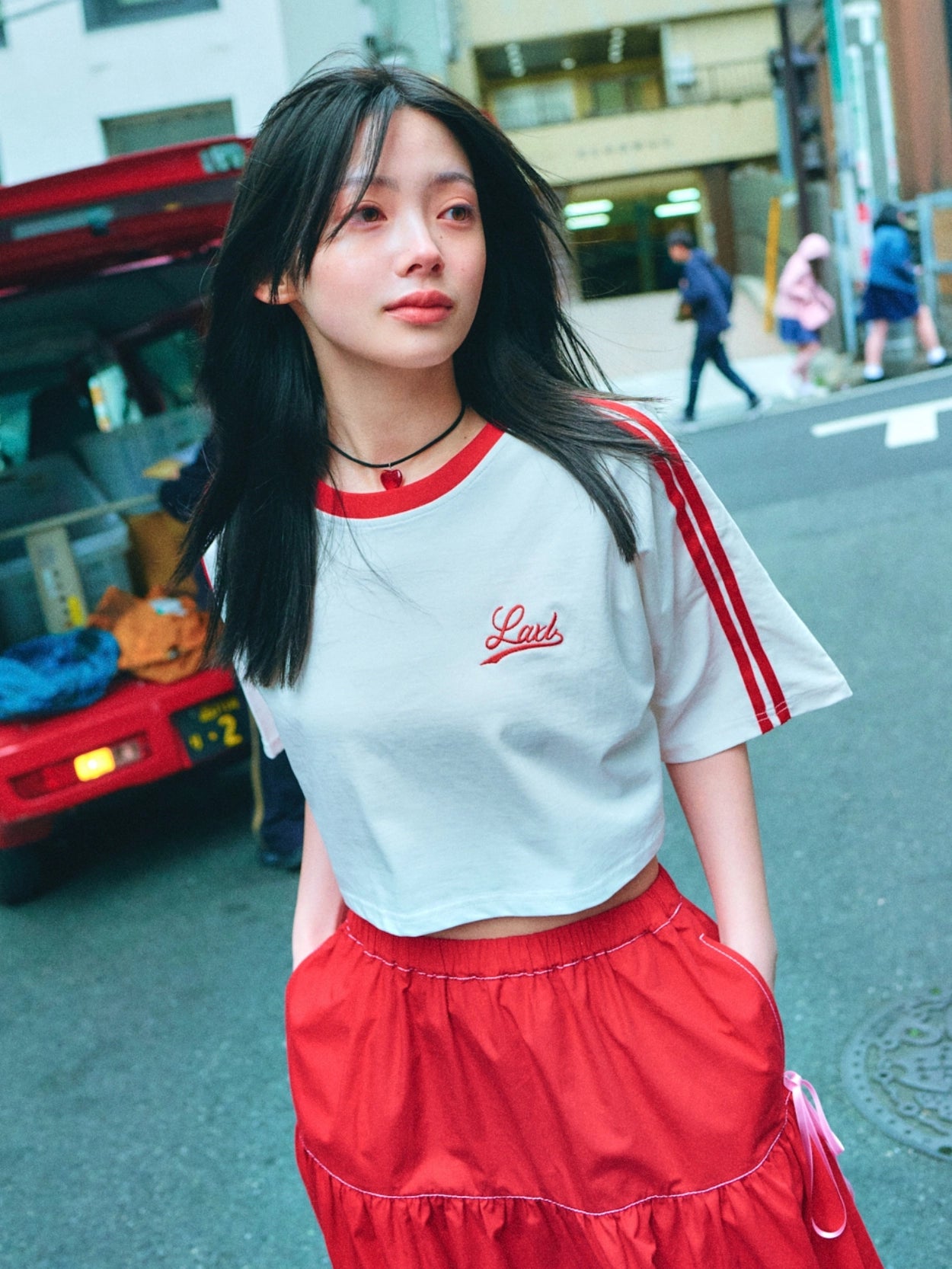 lo-axual-ss-25-logo-embroidery-line-tshirts_-off-white