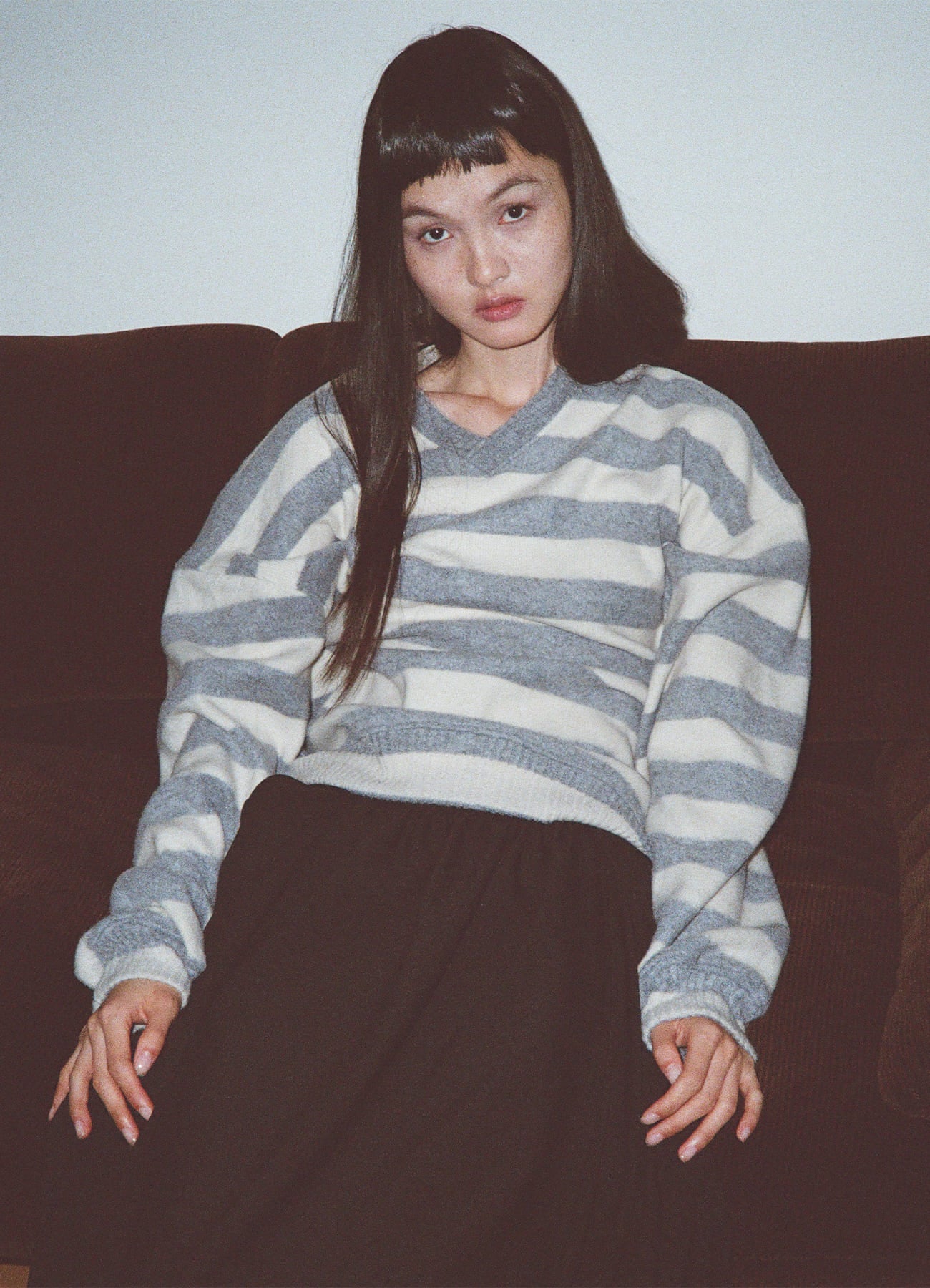 yahn-sisi-fw-25-stripe-fluffy-v-neck-knit-sweat-cream-cream-s