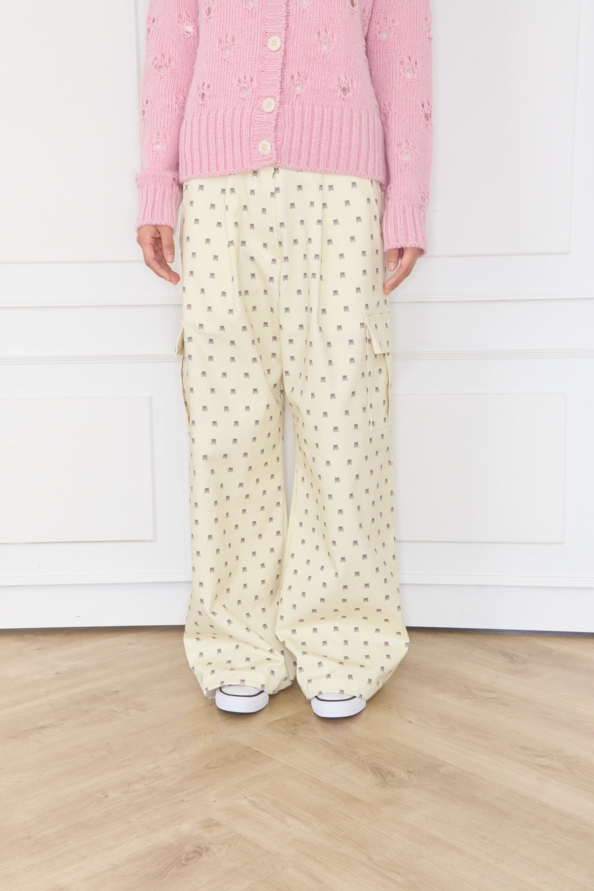 shakiri-fw-26-kiri-skull-cargo-pants-cream-cream-size