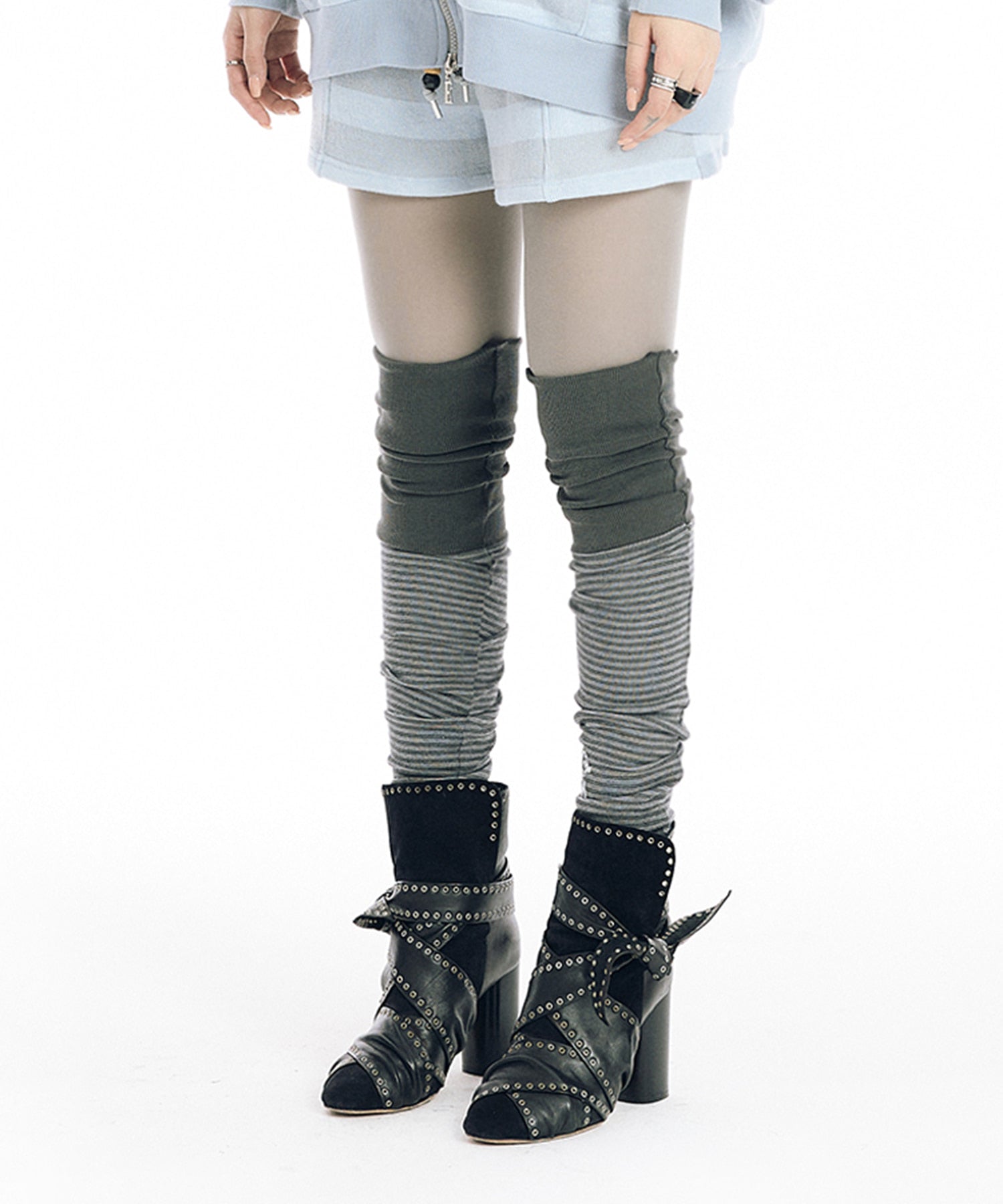 eessay-ss-26-striped-leg-warmers-charcoal-charcoal-s