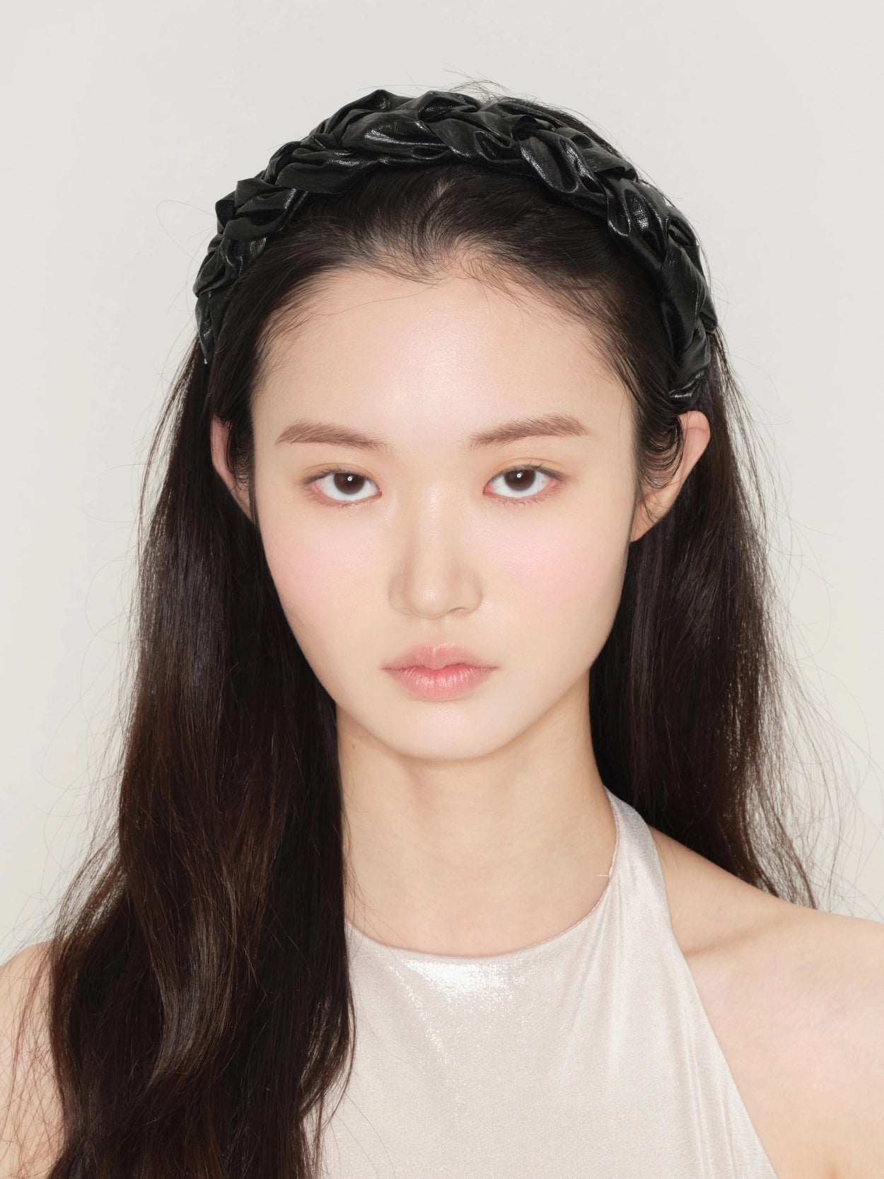 lolla-seasonless-twisted-crinkle-headband-(black)