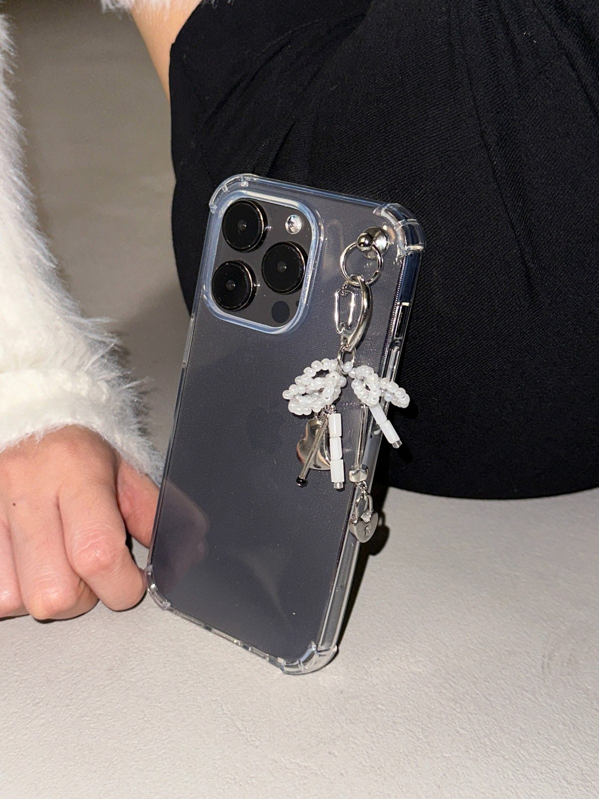 nariobjet-fw-26-loveseal-mystery-keyring-white-white-s