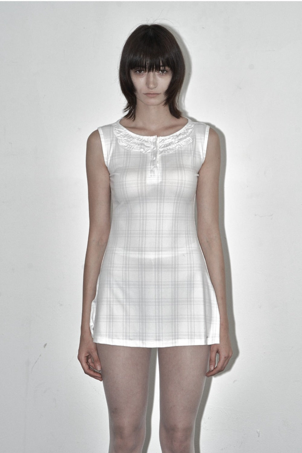 synerjyn-ss-26-check-frill-sleeveless-dress-white-white-s