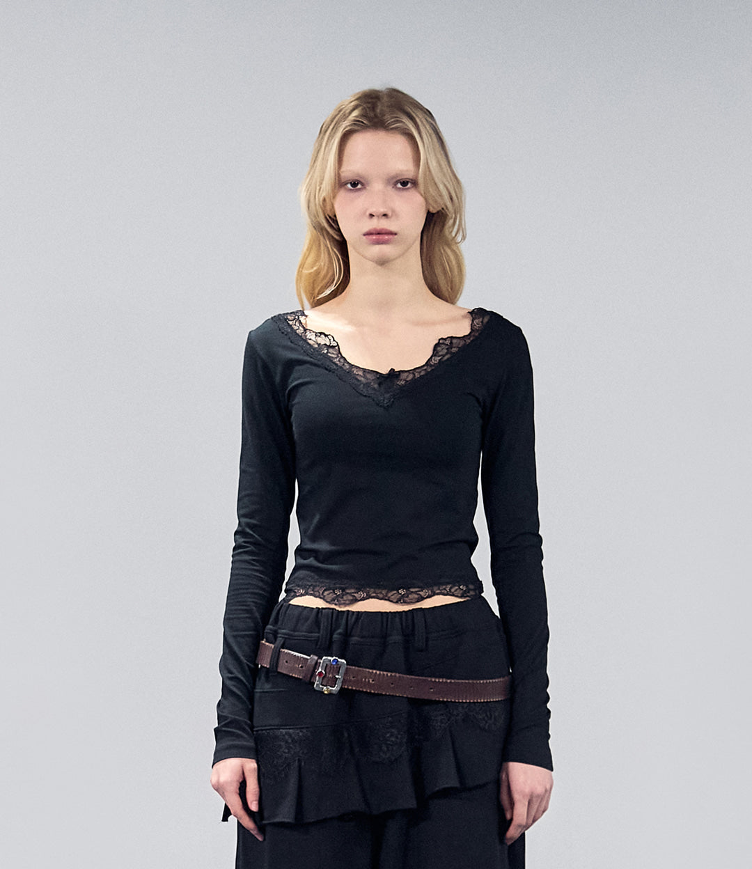 hagamos-ss-26-lace-frame-v-neck-sleeve-black-black-s