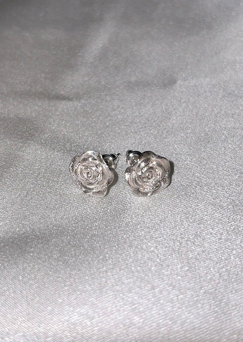 fillow-ss-26-watery-rose-earring-silver-s