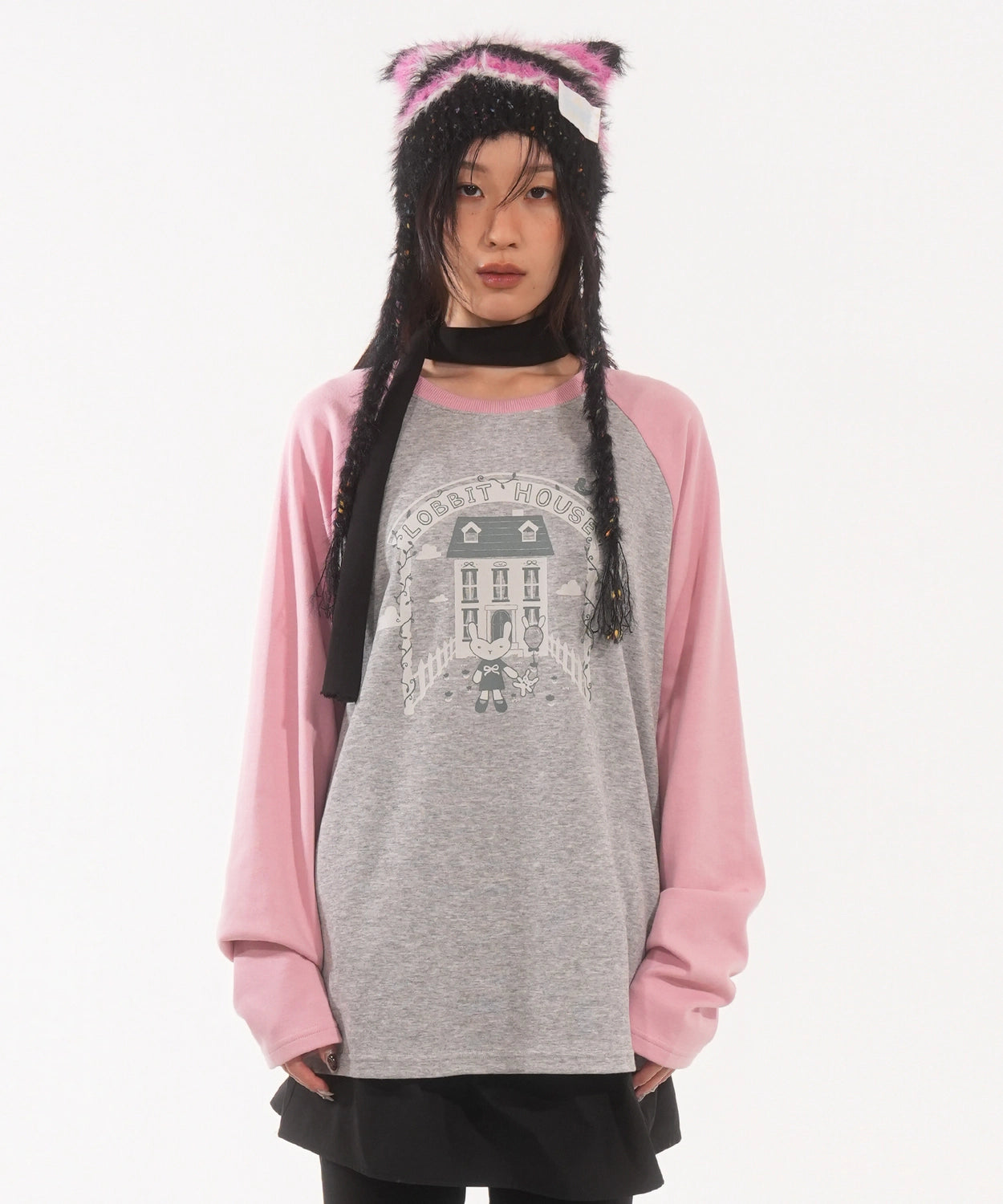 fanyoung-fw-25-lobbit-house-raglan-t-gray-pink-gray-pink-s