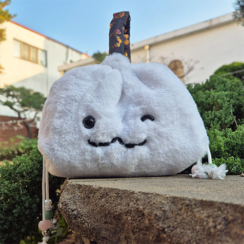 baquemin-fw-25-palace-dumpling-pouch-white-s