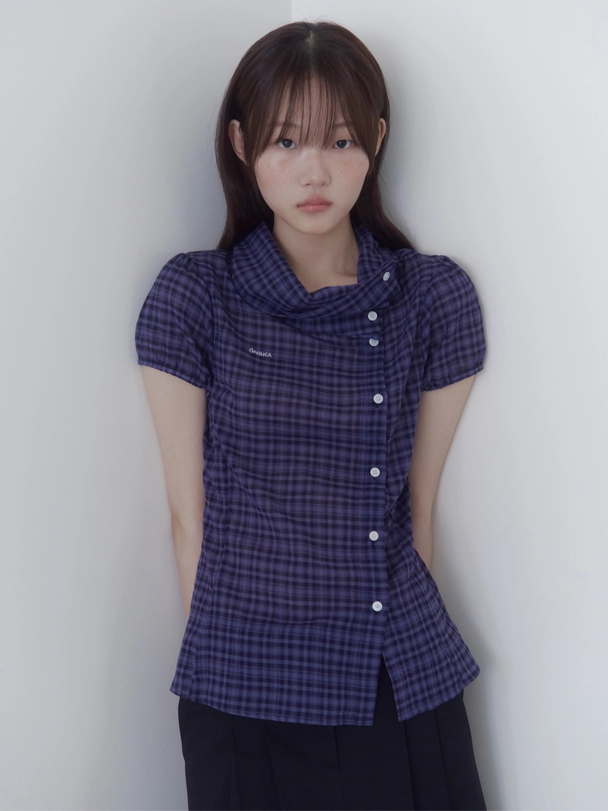 onska-ss-25-drape-collar-blouse-(navy-check)