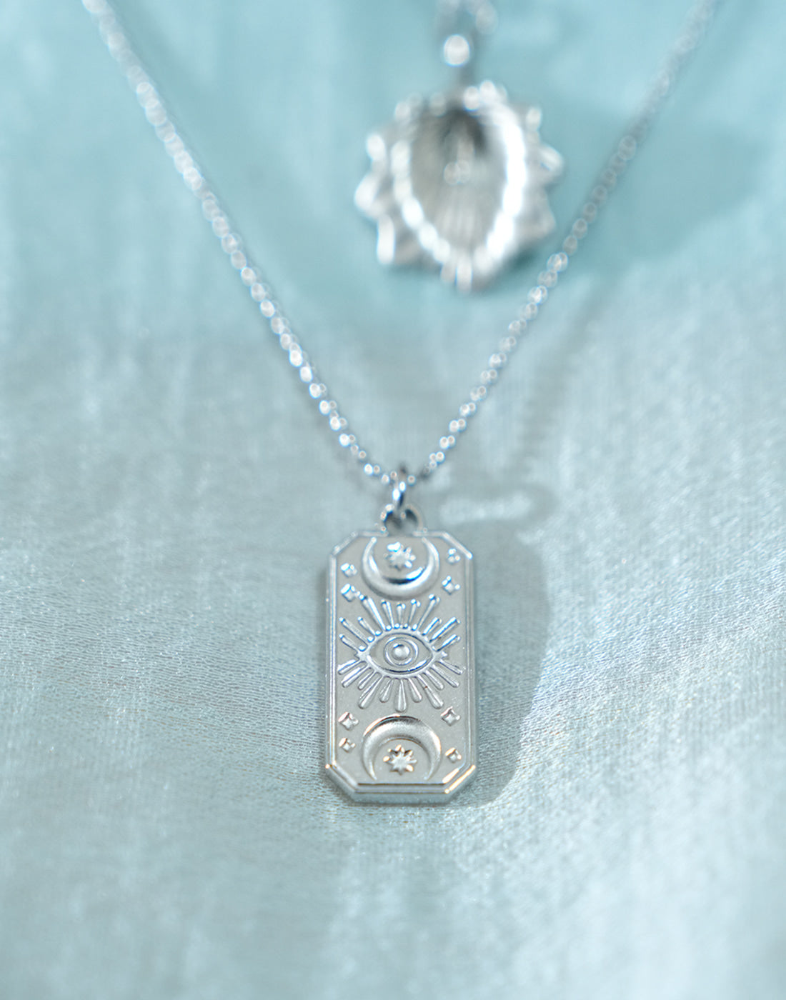 boho-libertude-ss-26-lucky-eclipse-necklace-silver-s