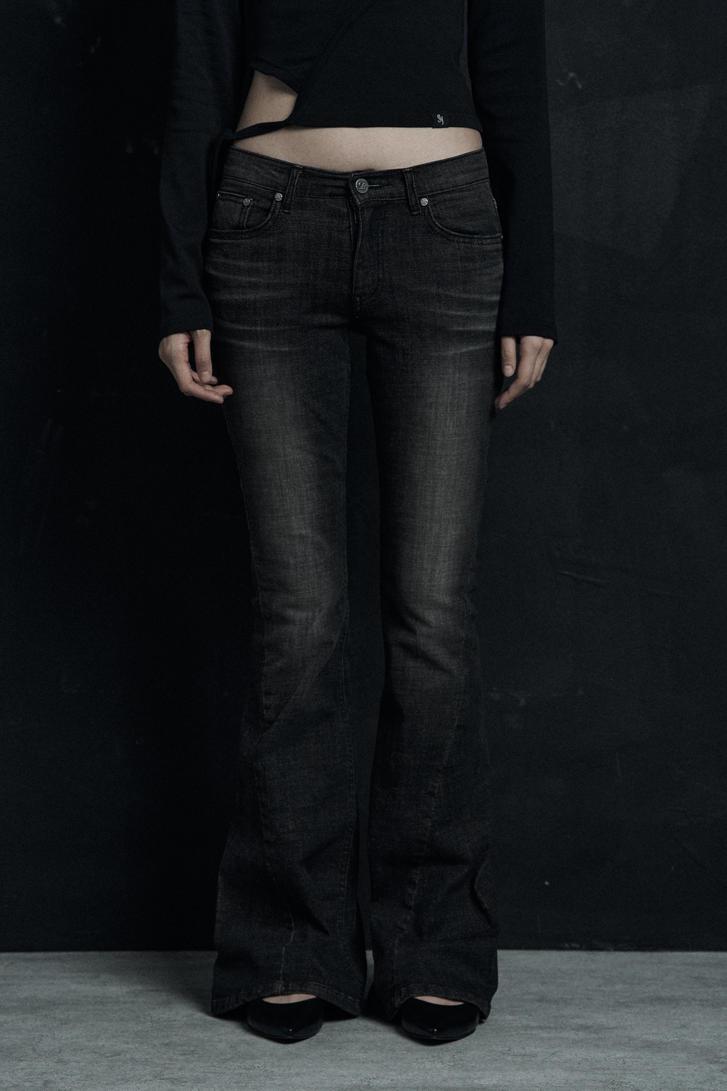 synerjyn-fw-24-warm-washing-denim-pants-black