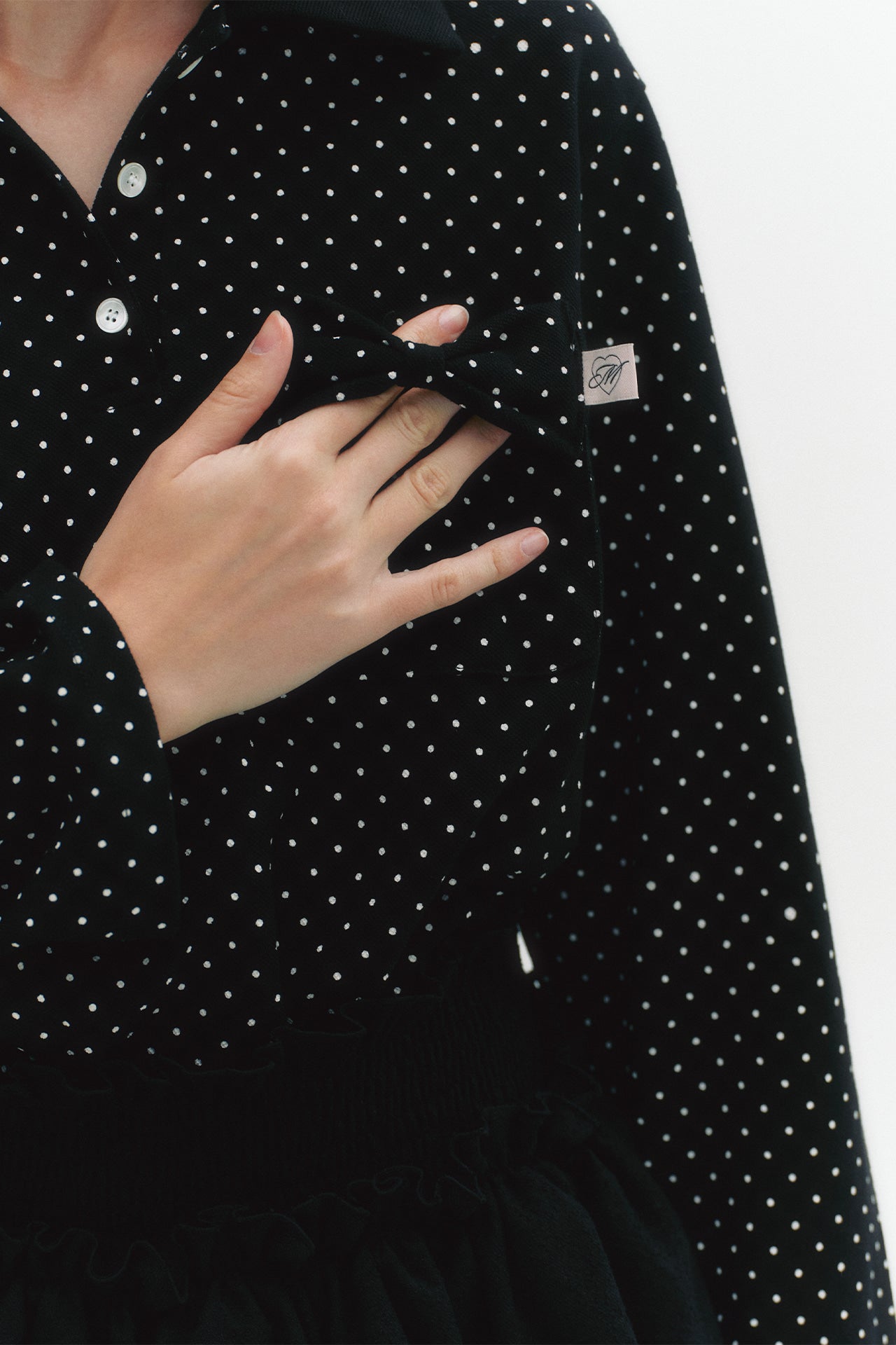 moilly-fw-25-ribbon-dot-pk-t-shirt-black-black-s