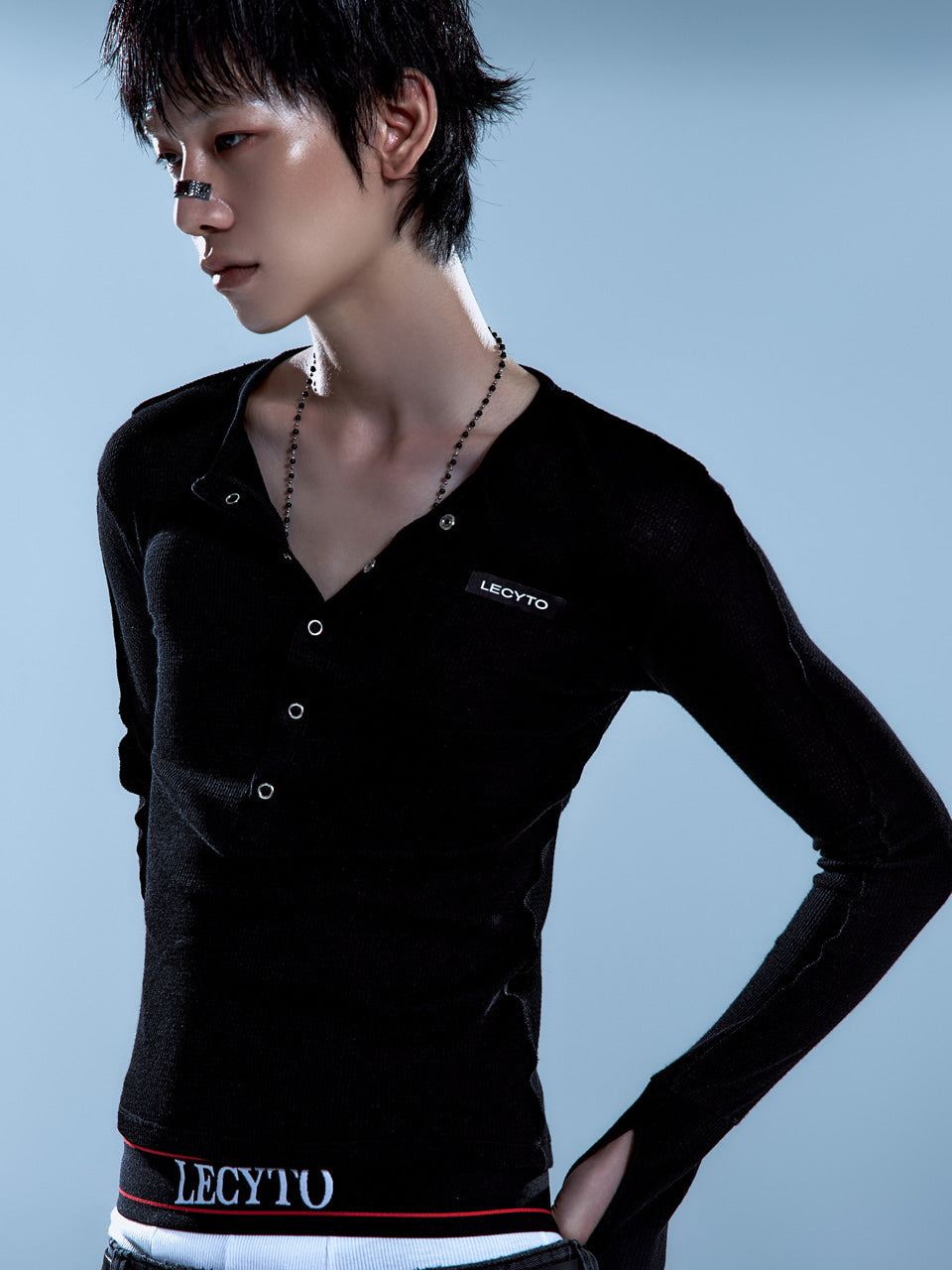 lecyto-fw-24-henley-neck-waffle-slim-tshirt_black