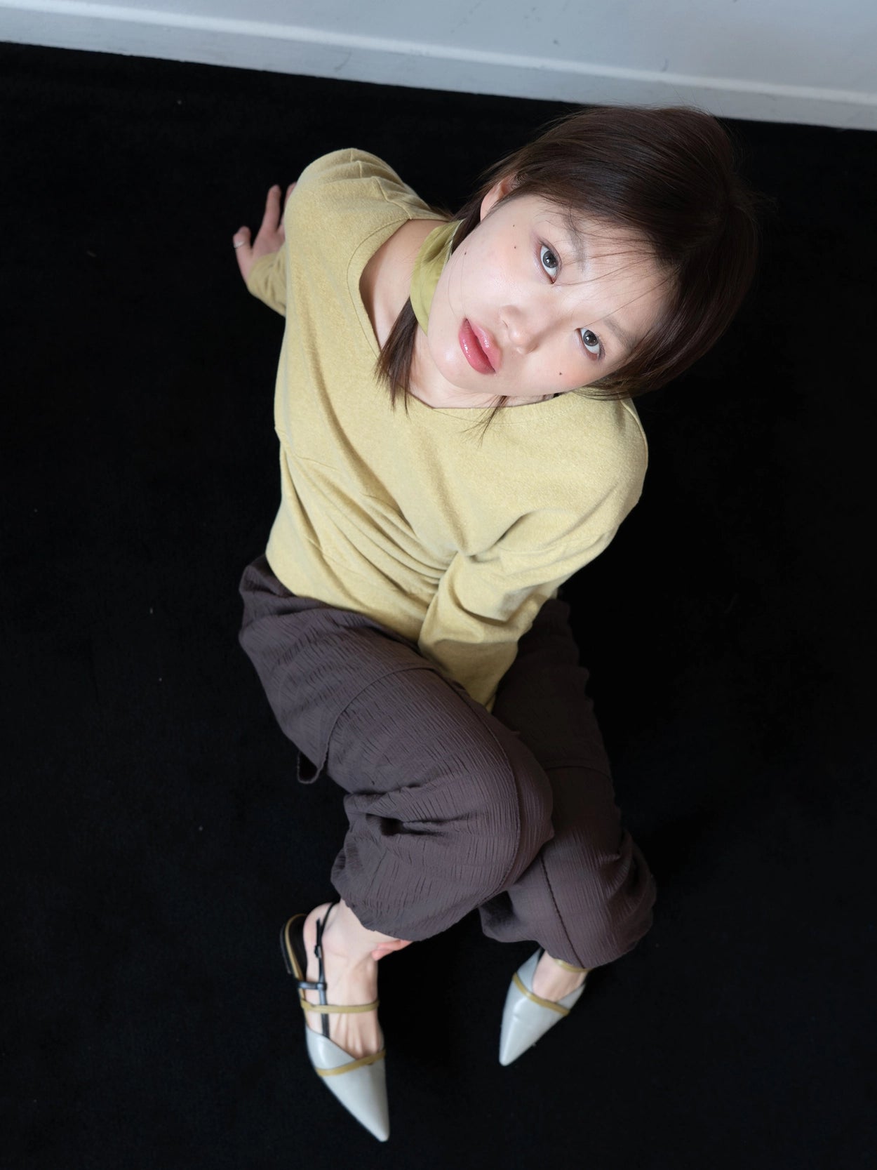 iina-official-ss-25-leaf-sweatshirt(yellow-green)