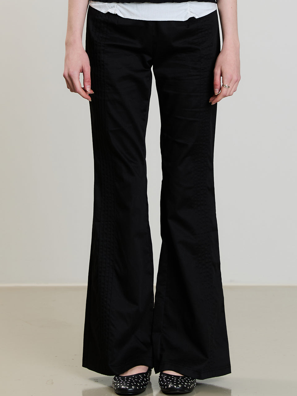 luv-is-true-ss-25-sm-pintuck-pants-black-black-s