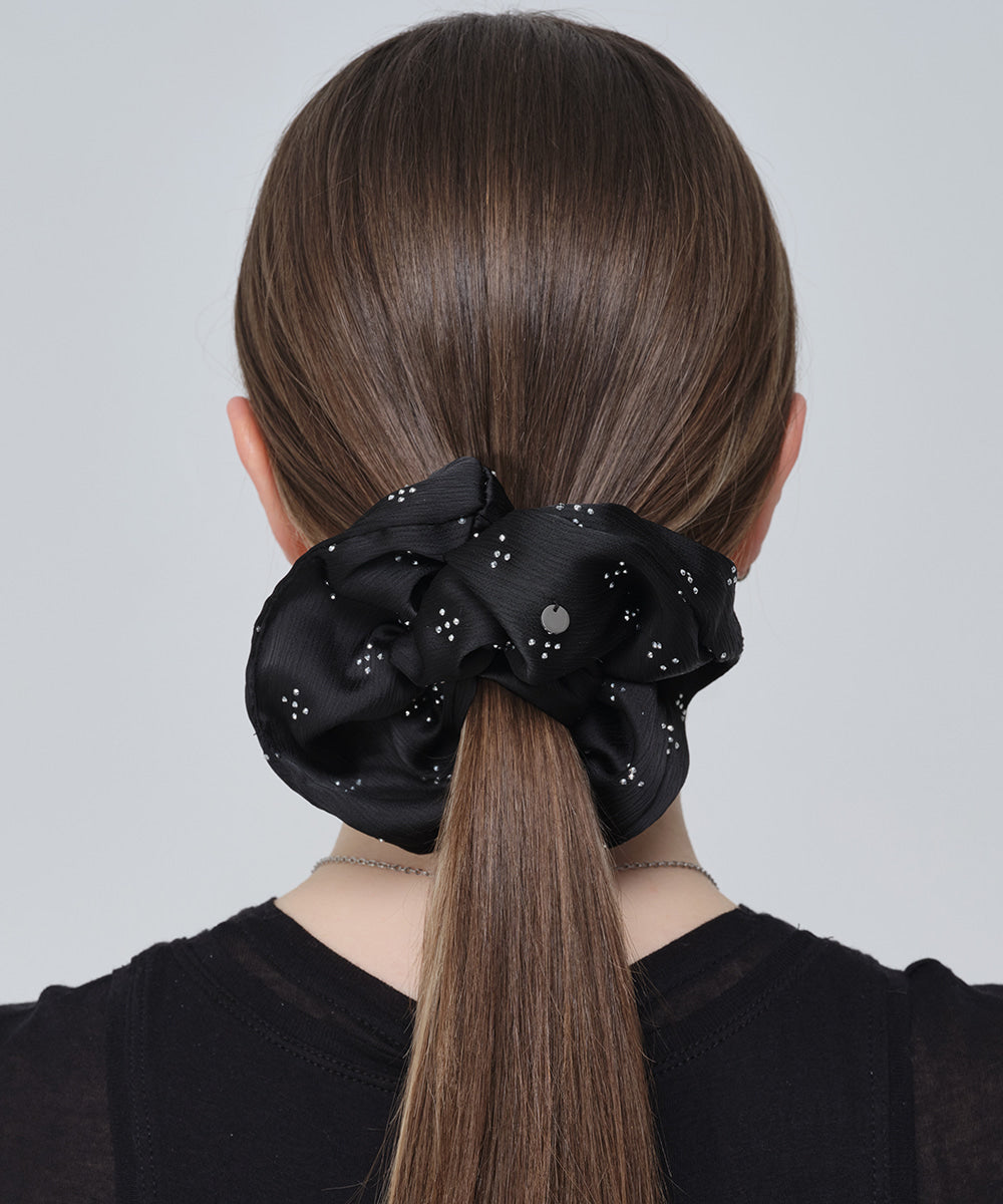 xanadu-ss-26-glint-scrunchie-black-black-s
