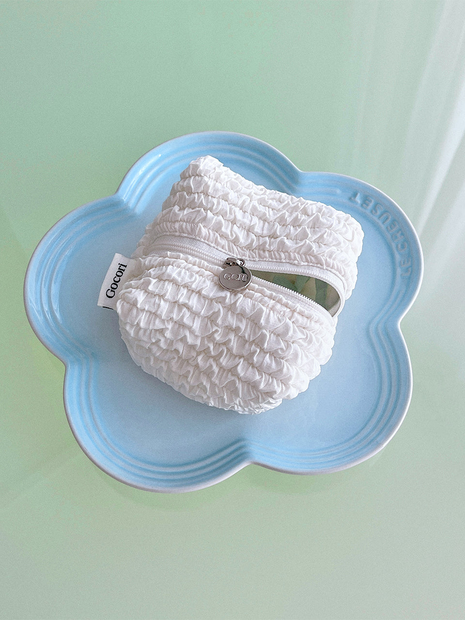 gocori-ss-26-wrinkle-pomi-pouch-cream-cream-s